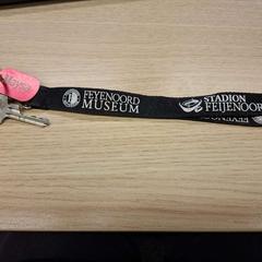 Kulcszsinór, amint azt Feyenoord Rotterdam az iLost segítségével jelentette.