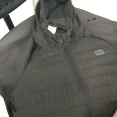 Jakke, som rapportert av Arriva Infoshop Enschede ved bruk av iLost