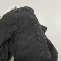 Kleding - Jas, amint azt Centraal magazijn az iLost segítségével jelentette.