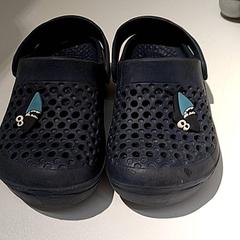 Sabates Crocks kind, segons ha informat IKEA Groningen mitjançant iLost