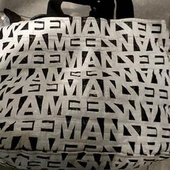 Bossa Plastieken draagtas, segons ha informat Regio Antwerpen - Brussel mitjançant iLost