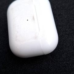 Etui airpods, a été signalé par Qbuzz DMG utilisant iLost