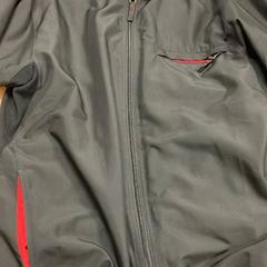 Veste, a été signalé par Sheraton Brussels Airport Hotel utilisant iLost