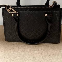 Torba, zgłoszono przez Qbuzz GD Groningen Peizerweg przy użyciu iLost