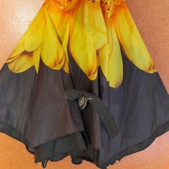 İLost kullanarak TCL tarafından bildirildiği gibi Şemsiye noir et jaune