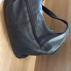 ハンドバッグ がiLostで Arriva Limburg Zuid によって報告されました