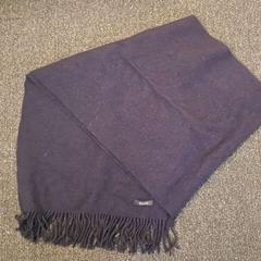 ショール がiLostで Breda University of Applied Sciences Mgr. Hopmansstraat によって報告されました