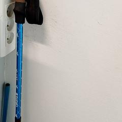 Walking sticks Bleu, as reported by IKEA Brest Guipavas using iLost