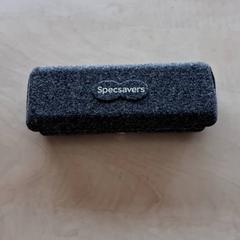 Szemüvegtok, amint azt Blauwnet Zwolle az iLost segítségével jelentette.