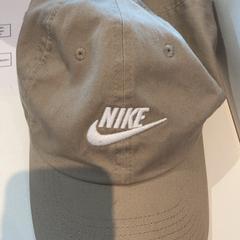 Petje, zgłoszono przez Pathé Nijmegen przy użyciu iLost