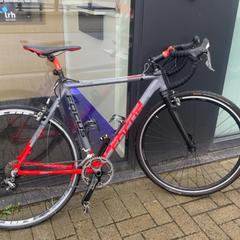 Herrenfahrrad Grijs rood crossfiets merk FOCUS, gemeldet von Fietsdepot Diepenbeek über iLost