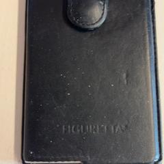 Kártyatartó Hernandez Peralta, amint azt GVB az iLost segítségével jelentette.