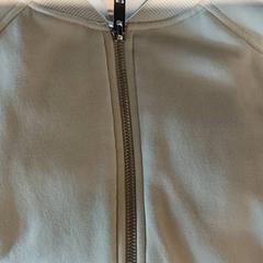 Kleding - Vest beige, a été signalé par Centraal magazijn utilisant iLost