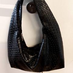 Táska, amint azt Qbuzz ZHN az iLost segítségével jelentette.