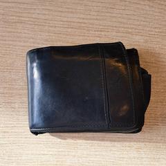 財布 Verhaeghe がiLostで Regio West-Vlaanderen によって報告されました