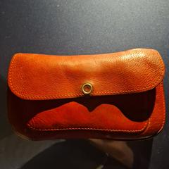 Rode portemonnee, como reportado ao iLost