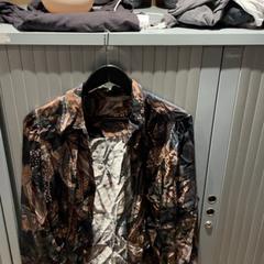 Ruházat & Töltő, amint azt Van der Valk Hotel Apeldoorn - De Cantharel az iLost segítségével jelentette.