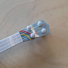 Brinquedos de criança, como reportado por IKEA Lyon Grand Parilly utilizando o iLost