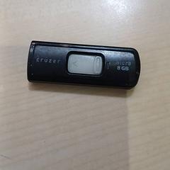 Usb-stick, as reported by Bolognalaan 101 using iLost