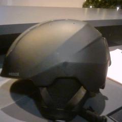 خوذة، كما تم الإبلاغ عنه بواسطة SnowWorld Landgraaf عبر iLost