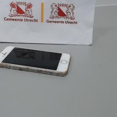 Mobiele telefoon silver  iPhone, rapporterat av Gemeente Utrecht med iLost