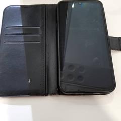 Telemóvel Zwart met zwart hoesje Samsung, como reportado por Gemeente Oost Gelre utilizando o iLost