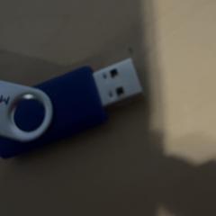 Llapis usb Blauw, segons ha informat Jaarbeurs mitjançant iLost