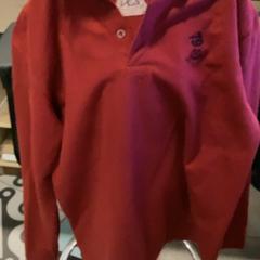 ポロシャツ Red がiLostで MEININGER Hotel Budapest Great Market Hall によって報告されました