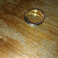 Eraztuna Gold, gisa salatu by BOAT&CO iLost erabiliz