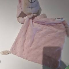 Pelutxezko zaplastekoa roze, gisa salatu by IKEA Wilrijk iLost erabiliz