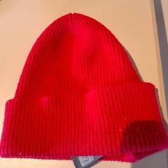 Beanie Rood, as reported by Familiepark Drievliet using iLost