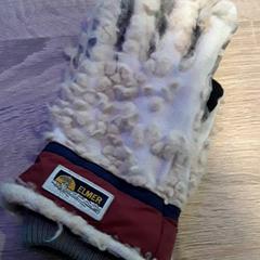 İLost kullanarak EBS Tramplein tarafından bildirildiği gibi Eldivenler