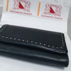 Portefeuilles M. VAN DER KLIJ-VAN WIJNBERGEN, a été signalé par Gemeente Utrecht utilisant iLost