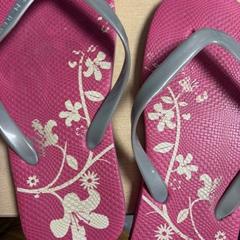 Sandals, as reported by DoubleTree by Hilton Rotterdam Centre using iLost