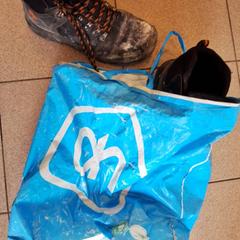 تاسجي schoenen، كما تم الإبلاغ عنه بواسطة Qbuzz DMG عبر iLost