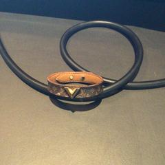 Pulseira, segundo informou Van der Valk Hotel Amsterdam Zuidas usando iLost