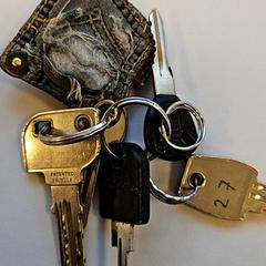 Giltzak Denim hanger, gisa salatu by Vrije Universiteit Amsterdam iLost erabiliz