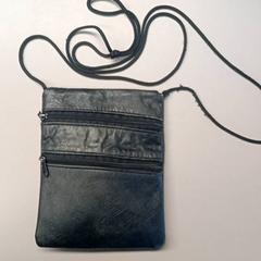 Schoudertasje, a été signalé par Burgers' Zoo utilisant iLost