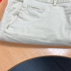 Bukser, som rapportert av Sheraton Brussels Airport Hotel ved bruk av iLost