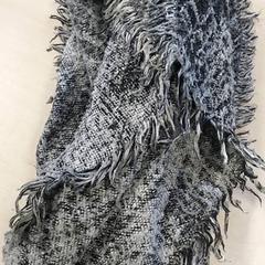 Kleding - Sjaal Grijs, segundo informou Centraal magazijn usando iLost