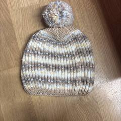 Hatt, som rapportert av IKEA Brno ved bruk av iLost