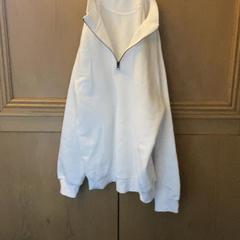 Xersei sweat, segundo informou Van der Valk Hotel Kasteel TerWorm usando iLost