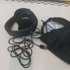 Headset Zwart がiLostで Arriva Limburg Zuid によって報告されました
