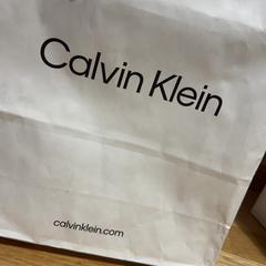 Aankoop calvin klein, iLost를 사용하여 Designer Outlet Roermond에 보고됨