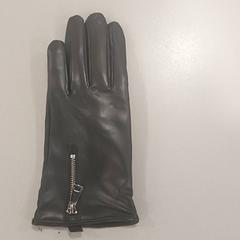 Vestiario - Handschoen, come riportato da Centraal magazijn utilizzando iLost