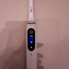 Cepillo de dentes eléctrico elekttishe, segundo informou Van der Valk Hotel Schiphol usando iLost