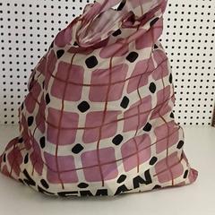 Saco, como reportado por Qbuzz GD Groningen HS utilizando o iLost