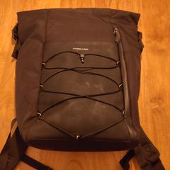 zwarte rugzak, gerapporteerd met iLost