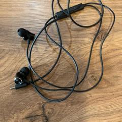 Auriculars Noirs, segons ha informat MEININGER Hotel Marseille Centre la Joliette mitjançant iLost