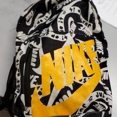 Zaino, come riportato da Regio Limburg - Leuven utilizzando iLost